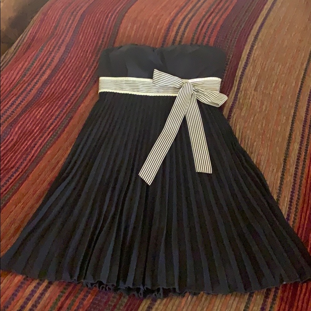 Women’s Strapless Dress